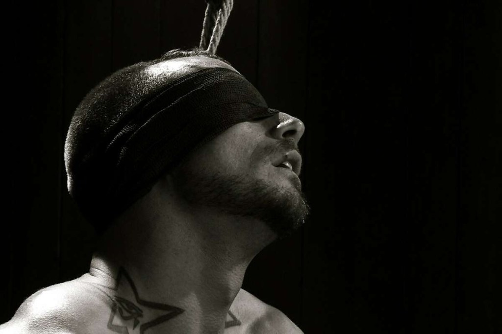 Building Trust in BDSM Relationships: Surrendering Control and Reaping&nbsp;Rewards